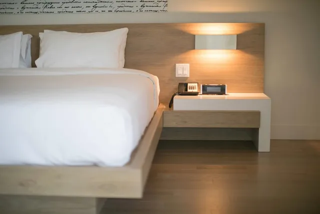 Executive, Suite, King Bed, Lake View, Hotel du Domaine, an Ascend Collection Hotel 1/4