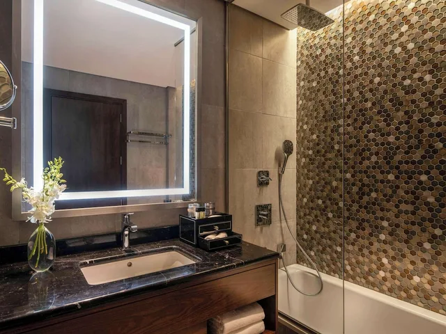 غرفة سوبيريور تنفيذية بسريرين منفصلين، فندق وريزيدنس موفنبيك الرياض(Movenpick Hotel & Residences Riyadh) 3/4
