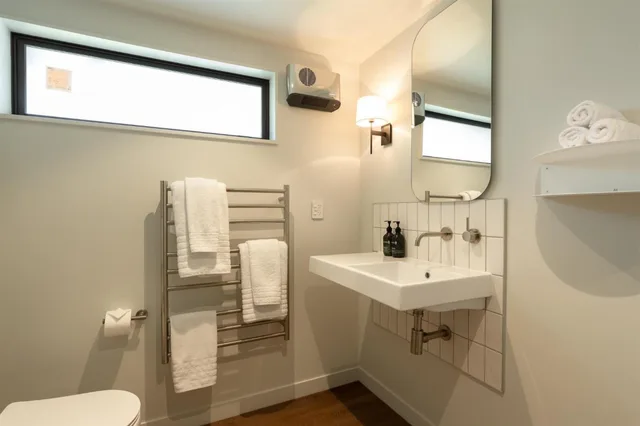 Premium, Apartment, 2 King Beds, Edgewater Hotel 4/6