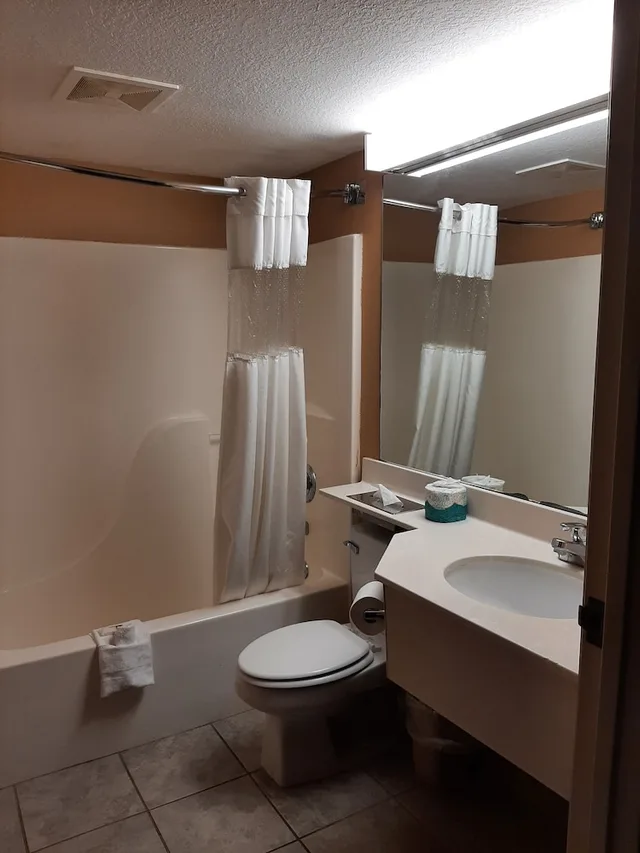 غرفة قياسية بسريرين كوين، Clarion Pointe Starkville near University 6/8