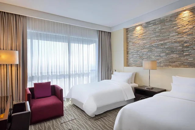 غرفة ديلوكس بسريرين منفصلين، The Westin Hotel Bahrain City Centre 4/8