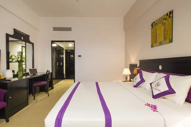 غرفة ديلوكس بسرير كينج بإطلالة على المدينة، TTC Hotel - Can Tho 1/2