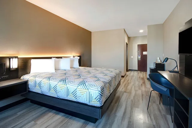 غرفة ديلوكس بسرير كينج، Motel6 Fort Worth, TX – I-35 & I-20 1/7