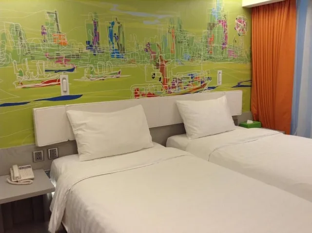 Trendy, Twin Beds، Fx Inn Kaohsiung Zhonghua Road Branch 1/3