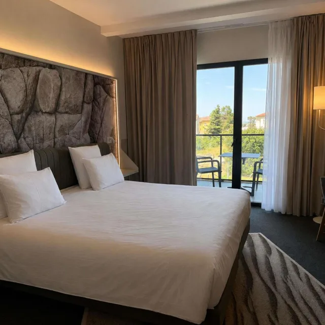 غرفة سوبيريور بسرير مزدوج أو سريرين منفصلين بشرفة، Hotel Mercure Bastia Biguglia 3/9