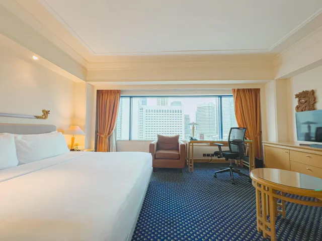 Deluxe, King Bed, LE MERIDIEN JAKARTA 1/9