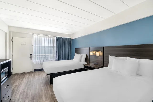 Standard, 2 Double Beds, SureStay Hotel by Best Western Virginia Beach Royal Clipper 3/10