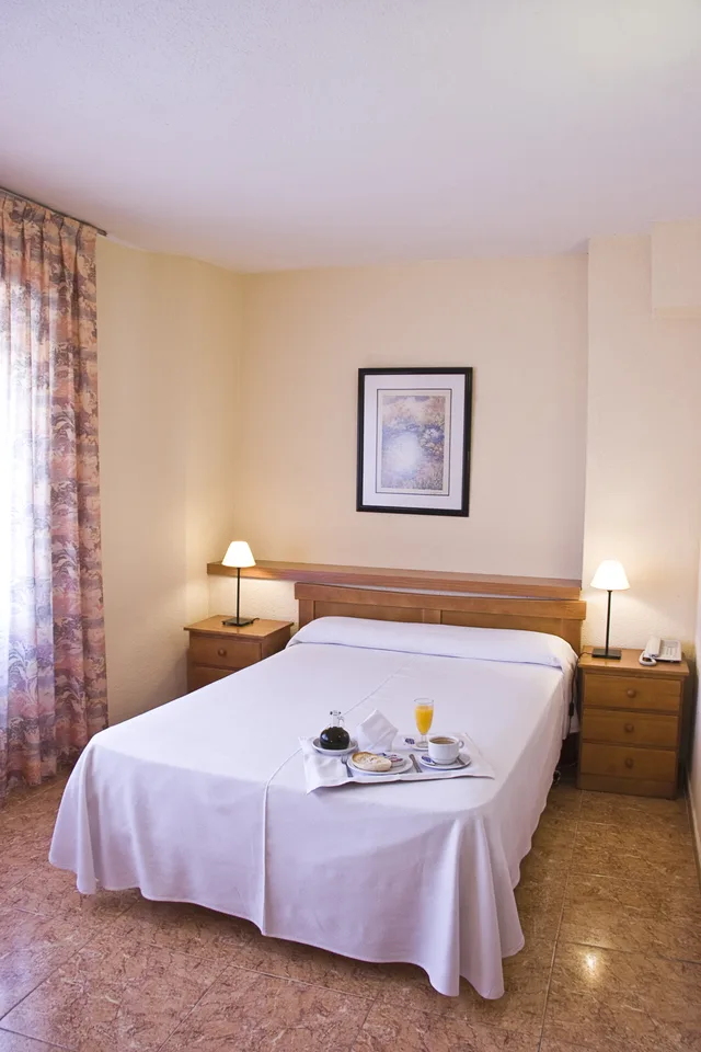غرفة قياسية بسريرين منفصلين، Resitur Apartamentos Turisticos En Seville 2/7