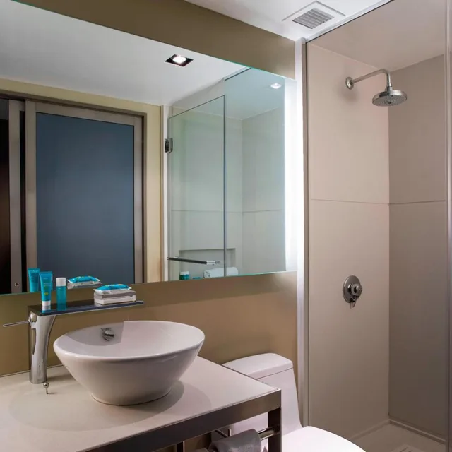 Spectacular, Guest Room, King Bed, Skyline View، W New York Times Square 4/5