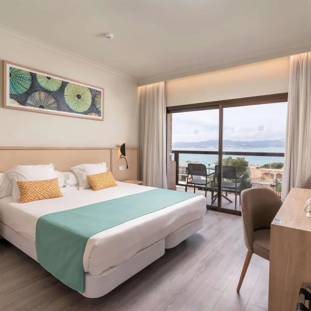 غرفة بسرير مزدوج بإطلالة على البحر، AluaSoul Palma Hotel - Adults only 1/6