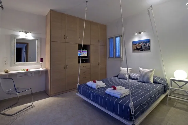 فيلا بسرير كينج وسرير كوين مع أريكة، BLUE MARE VILLAS 2/6