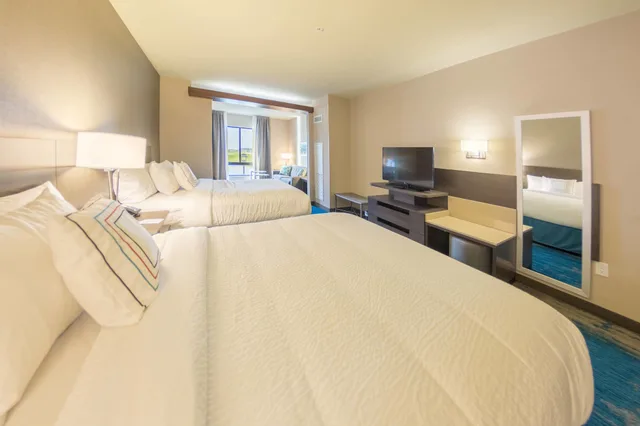 suite, multiple beds، Fairfield Inn Suites By Marriott Des Moines Altoona 1/2