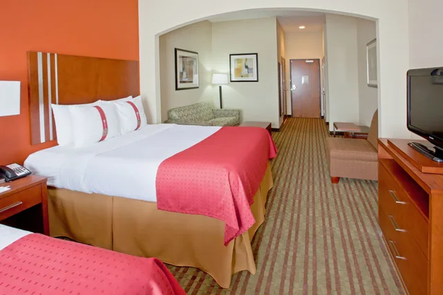جناح بسريرين كوين بمنطقة جلوس، Holiday Inn Austin North - Round Rock 2/8