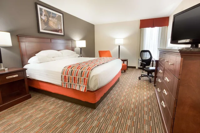 غرفة ديلوكس بسرير كوين، Drury Inn and Suites St Louis Airport 4/8