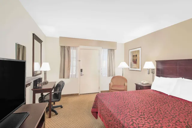 غرفة بسرير كينج للمدخنين لذوي الإعاقة، Days Inn by Wyndham Springfield/Phil.Intl Airport 2/3