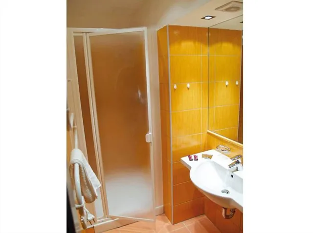 غرفة قياسية مفردة، Abitohotel 5/6