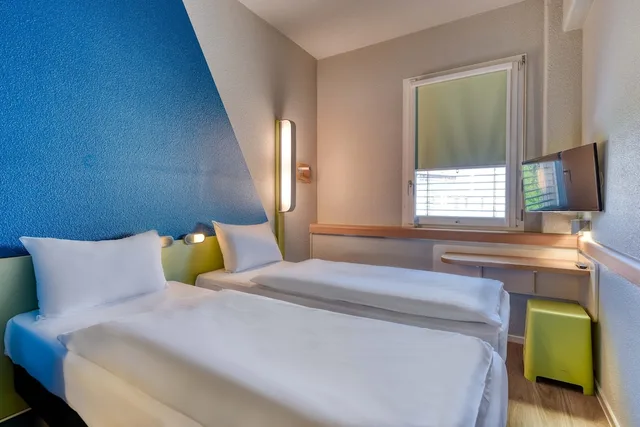 Standard, Twin Beds, Ibis Budget Luzern City 2/10
