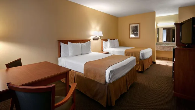 غرفة بسريرين كوين، Oakridge Inn and Suites 1/2