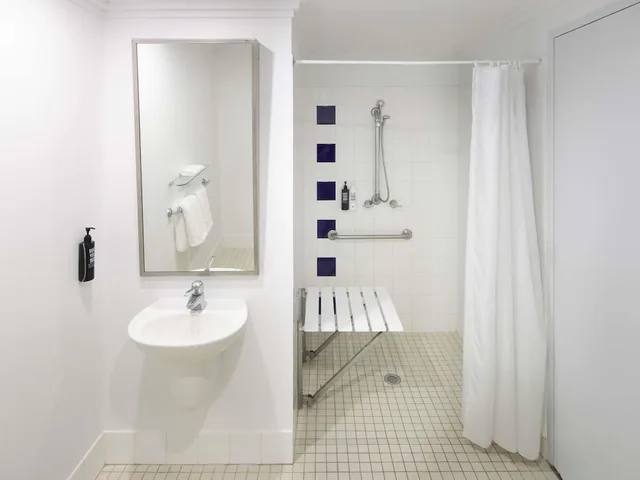 غرفة قياسية بسرير كوين لذوي الإعاقة، ibis Styles Sydney Central 8/8