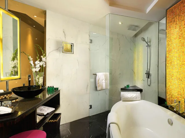 غرفة بسرير كينج مع دخول صالة النادي، Sofitel Mumbai BKC 10/10
