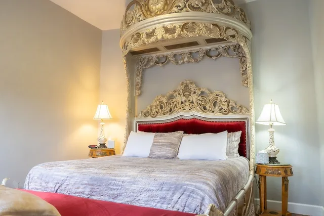 Presidential, King Bed, City View, Jetted Tub, Balcony, Oak Tree Hotel 3/6