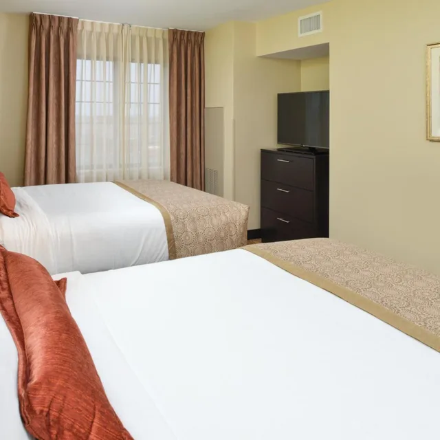 غرفة بسريرين كوين لذوي الإعاقة، Staybridge Suites Merrillville 2/2