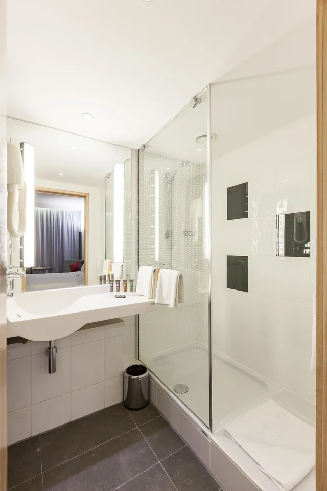 غرفة قياسية بسرير كوين مع أريكة، Novotel Istanbul Zeytinburnu 9/9