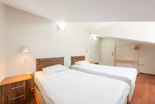 2 Bedrooms, Apartment, 1 Double and 4 Single Beds, Dualis Hotel 3/9