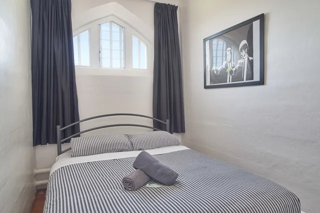 غرفة بسرير مزدوج بحمام مشترك، Jailhouse Accommodation 4/9