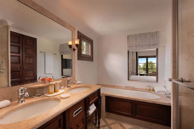 Deluxe, Double Bed, Bay View، Castillo Hotel Son Vida, a Luxury Collection Hotel, Mallorca 6/6