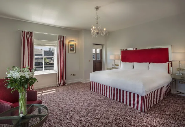 غرفة سوبيريور ديلوكس بسريرين منفصلين، The Lodge At Ashford Castle 2/2