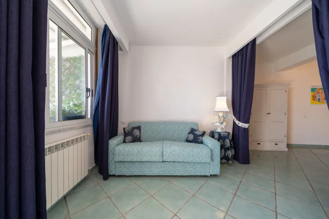 جناح جونيور بإطلالة على البحر، Relais Bijoux 9/10