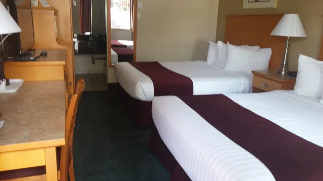 جناح ديلوكس بسريرين كينج، Canadas Best Value Inn Suites Vernon 3/6