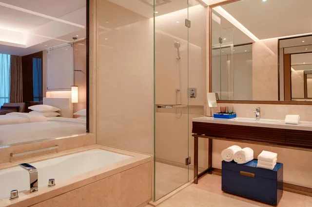 غرفة بسرير مزدوج، Sheraton Zibo Hotel 2/2
