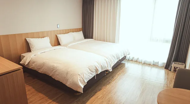 غرفة عائلية بسريرين منفصلين وسرير مزدوج وسرير فردي، Hotel Kenny Yeosu 1/1