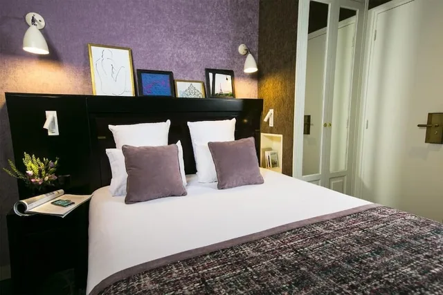 Classic, Double Bed, Hotel De Neuville Arc De Triomphe 3/5