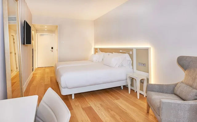 Superior, 3 Beds, with Extra Bed, Nh Collection Marseille 3/4