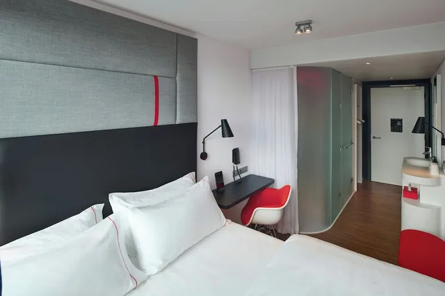 Room, King Bed, citizenM Dublin St Patricks 1/10