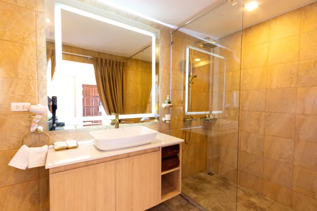 غرفة ديلوكس بإطلالة على البحر، Vannee Golden Sands Beachfront Resort 8/8