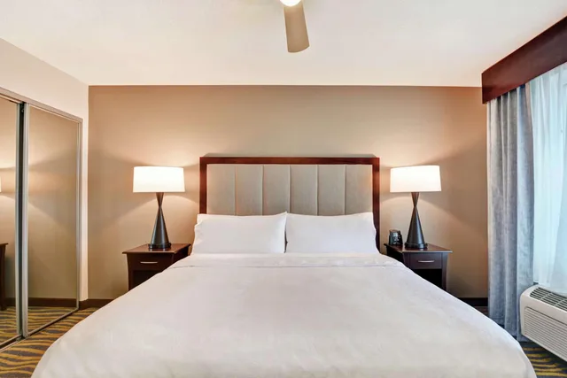 جناح بسرير كينج بغرفة نوم واحدة مع أريكة، Homewood Suites by Hilton Lake Buena Vista Orlando 3/9