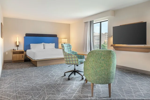 جناح استوديو بسرير كينج مع أريكة، Hampton Inn And Suites Cincinnati Uptown University Area Oh 2/6