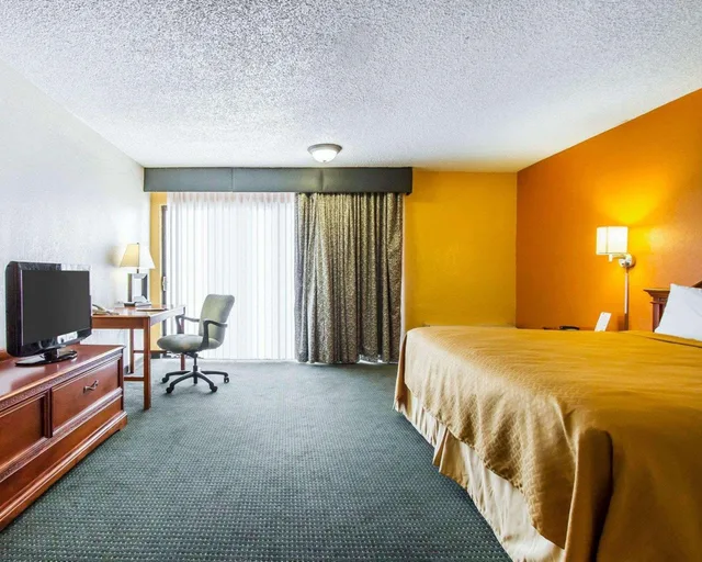 جناح بسرير كينج، Quality Inn Tucson Downtown near Convention Center 1/5