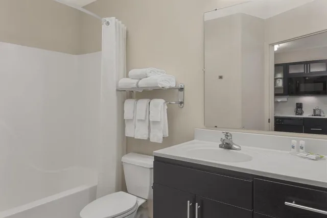 استوديو بسرير كوين لذوي الإعاقة، CANDLEWOOD SUITES RALEIGH CRABTREE 2/2