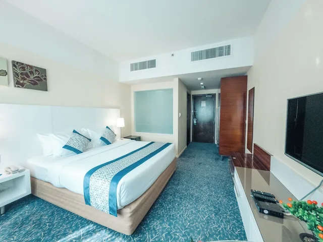 غرفة سوبيريور بسرير مزدوج، Kingsgate Hotel Abu Dhabi By Millennium 1/10