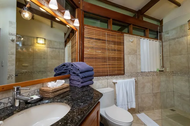 غرفة بسرير كينج وسريرين مزدوجين، Tulemar Resort 7/8