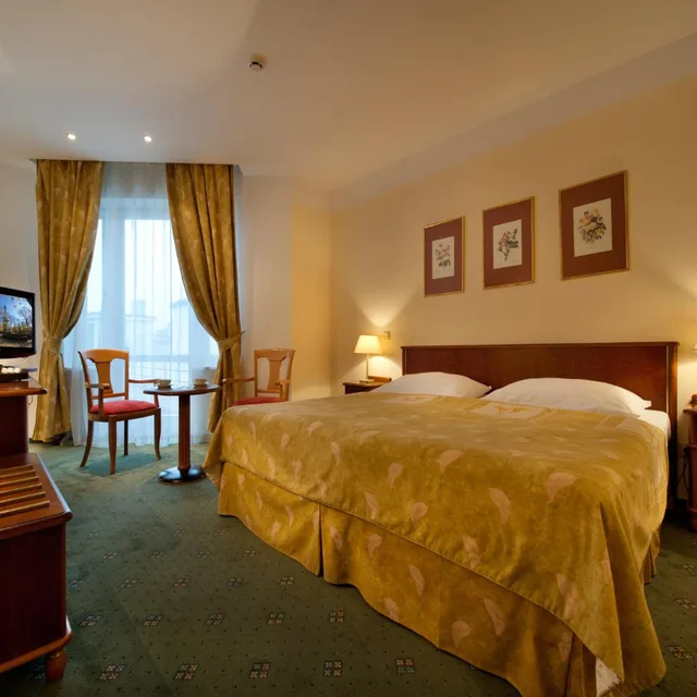 غرفة بسرير مزدوج أو سريرين منفصلين بشرفة، Ea Hotel Rokoko 5/7