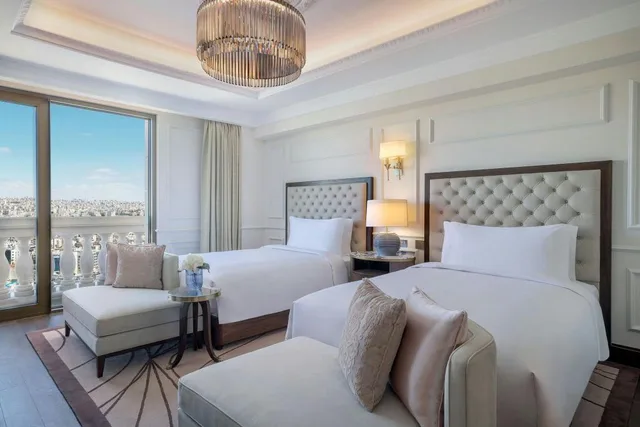Kingdom, Suite, King Bed, 1 King and 2 Queen Beds, 2 Queen Beds, Skyline View, Terrace، The Ritz-Carlton, Amman 2/7
