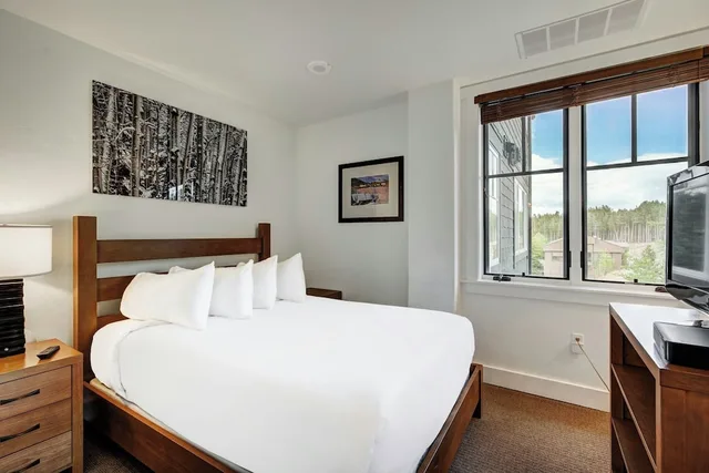 4 Bedrooms, Condominium, Condo, Platinum, King Bed, 3 Queen Beds, Sofa, One Ski Hill Place A Rockresort 2/10