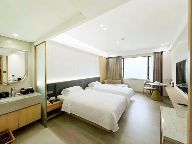 Semi Room, Standard, 2 Semi Double Beds، Golden Gulf Hotel Shantou 2/2