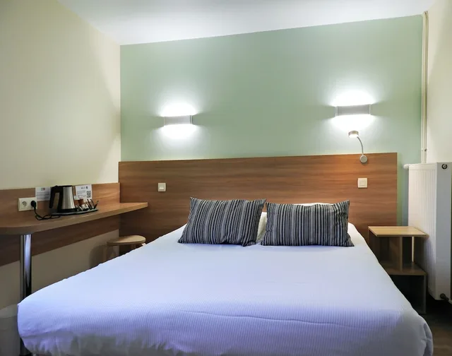 غرفة بسرير كوين، Kyriad Le Touquet Hotel 1/3